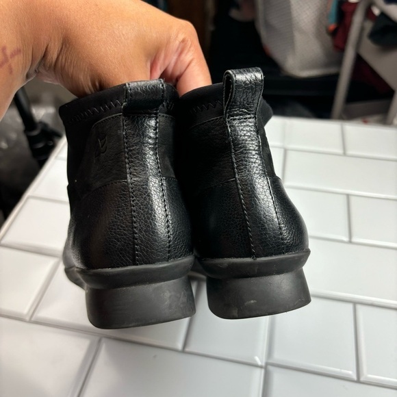 Nurture Vanica‎ Women's Black Leather Side Zipper Ankle Bootie Size 8.5M - Picture 6 of 12